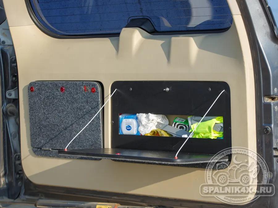 Toyota Prado 150 - Столик правый на заднюю дверь
